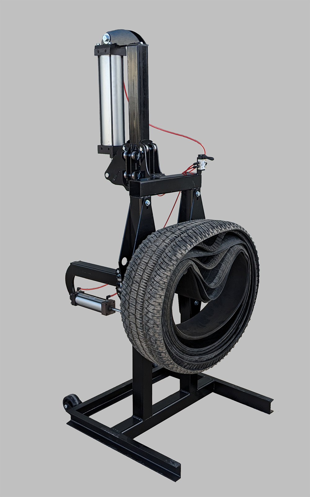 Reflective Tread Using Machine TNM-1 Tread Nesting Machine - EECO